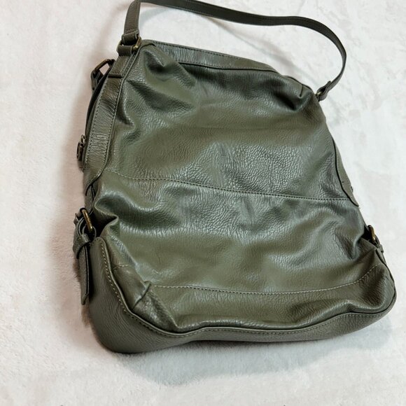 Puma Green Leather Laptop/Shoulder Bag - Fashion Accessory - Picture 15 of 16